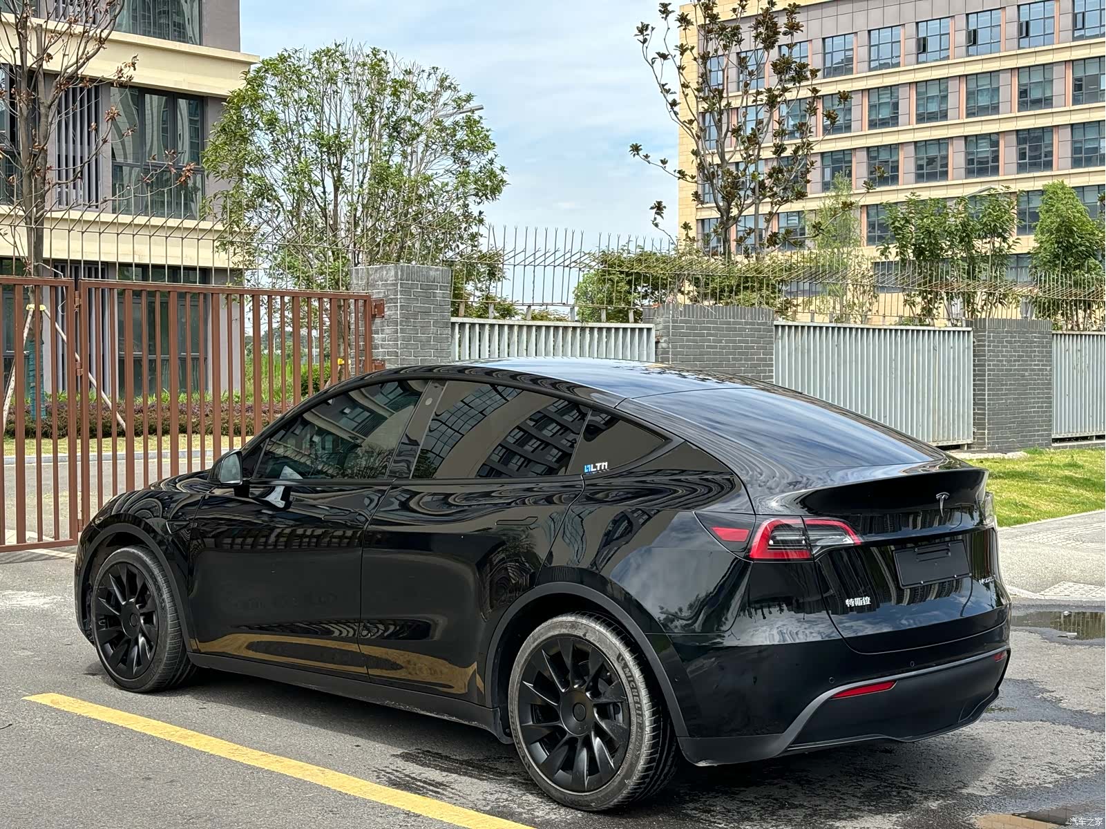 Tesla Model Y, 2022 19