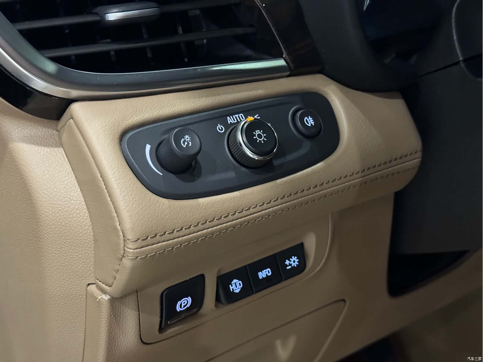 Buick GL8, 2019 12