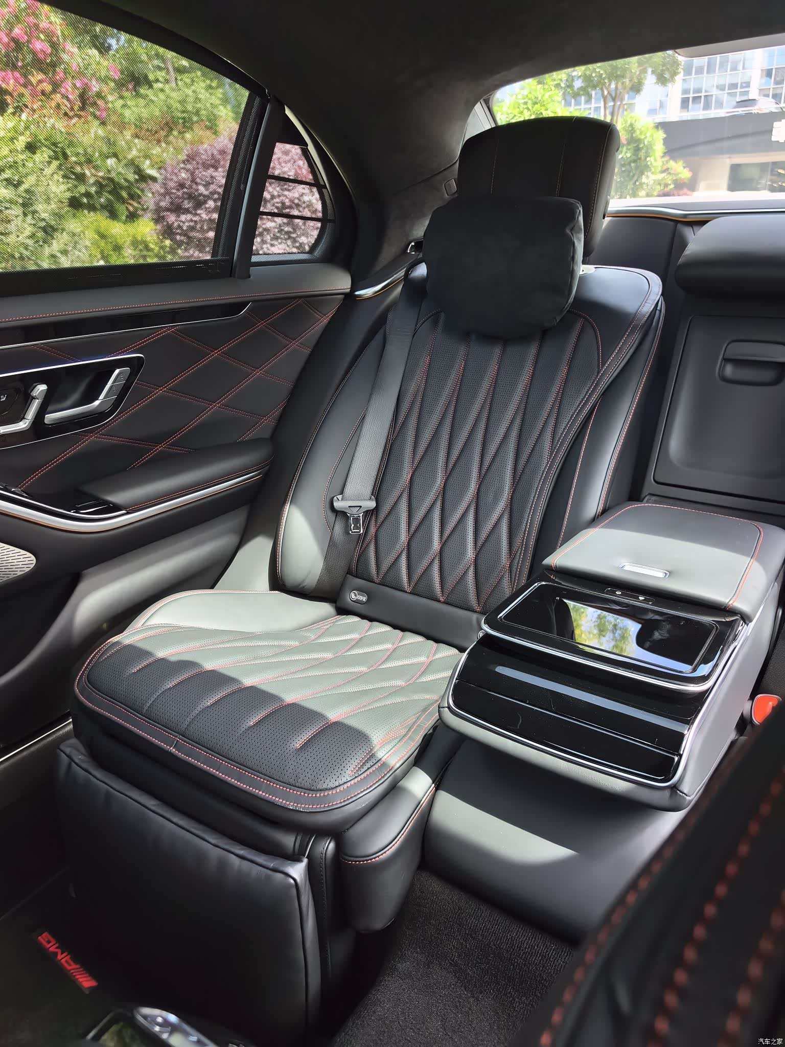 Mercedes-Benz S-Class, 2025 10