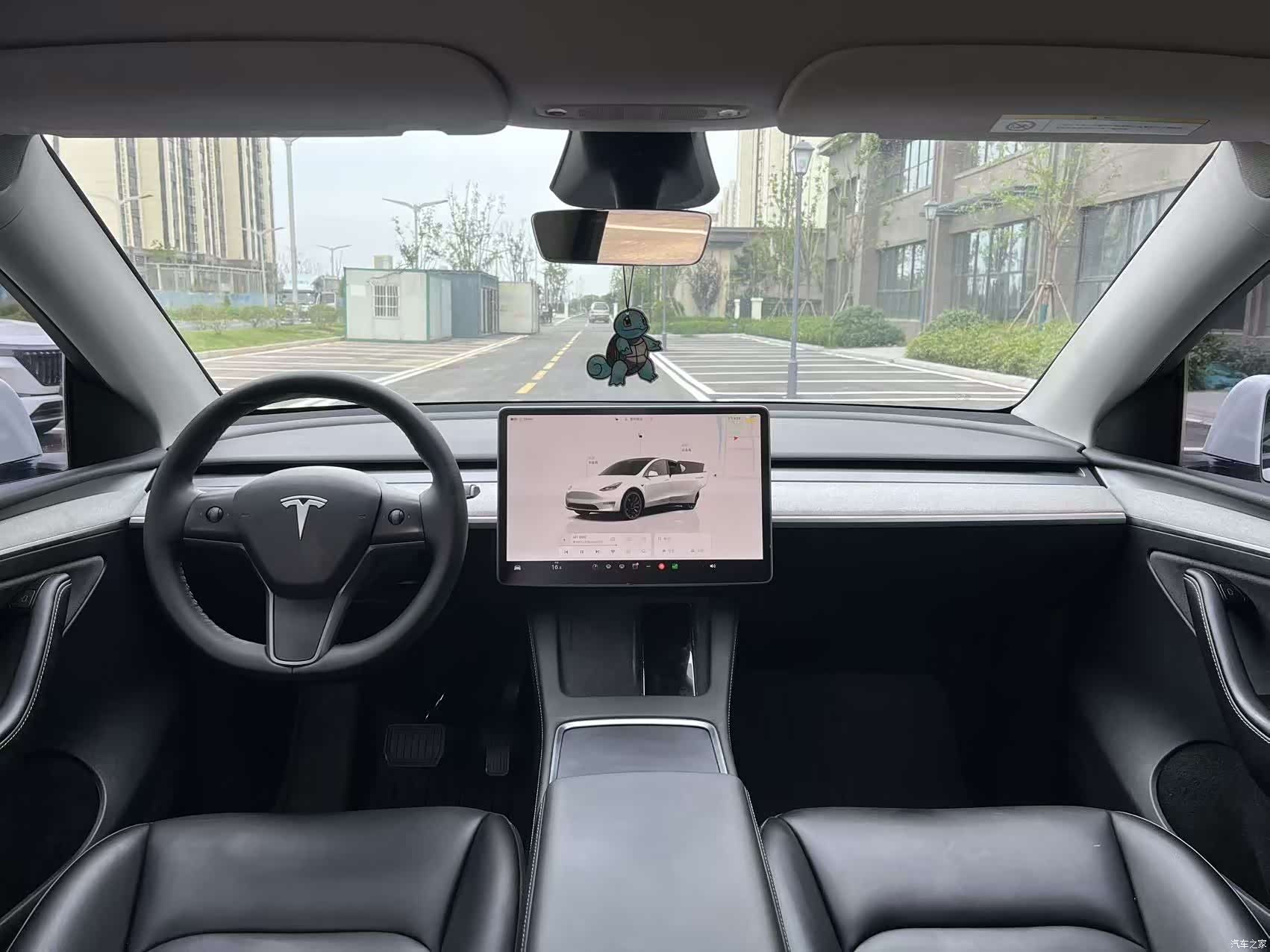 Tesla Model Y, 2024 6