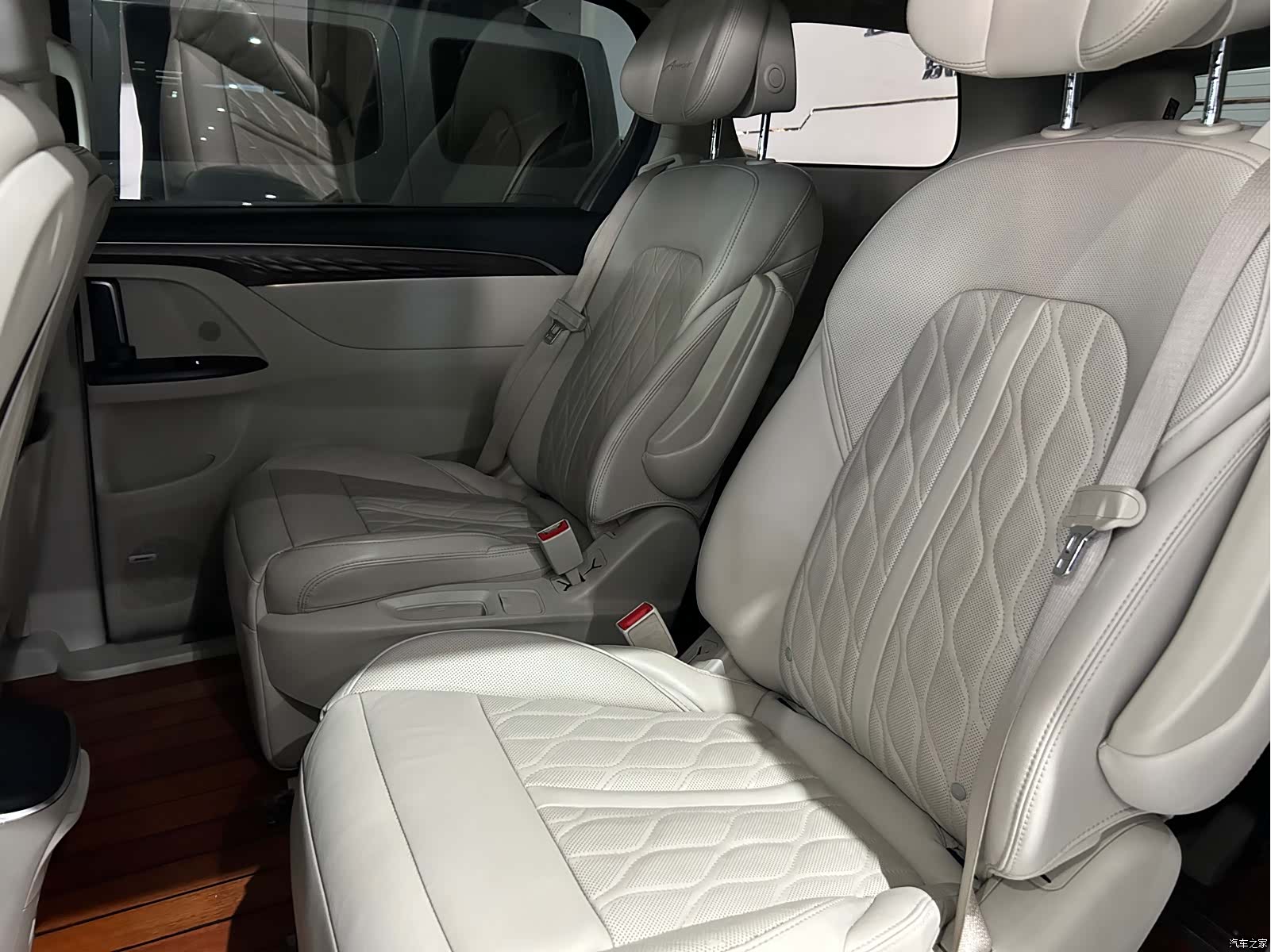 Buick GL8, 2018 6