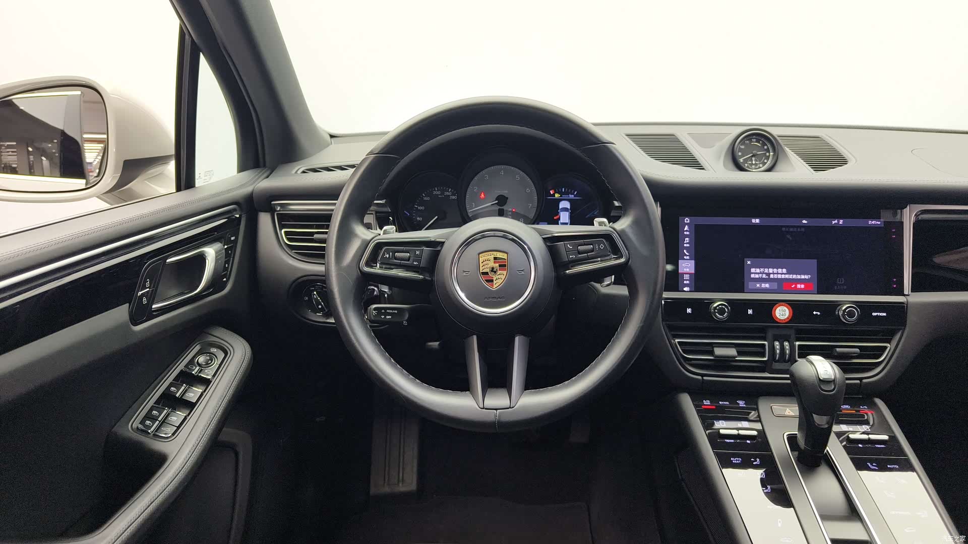 Porsche Macan, 2022 10