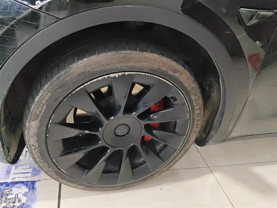 Tesla Model Y Tesla Model Y