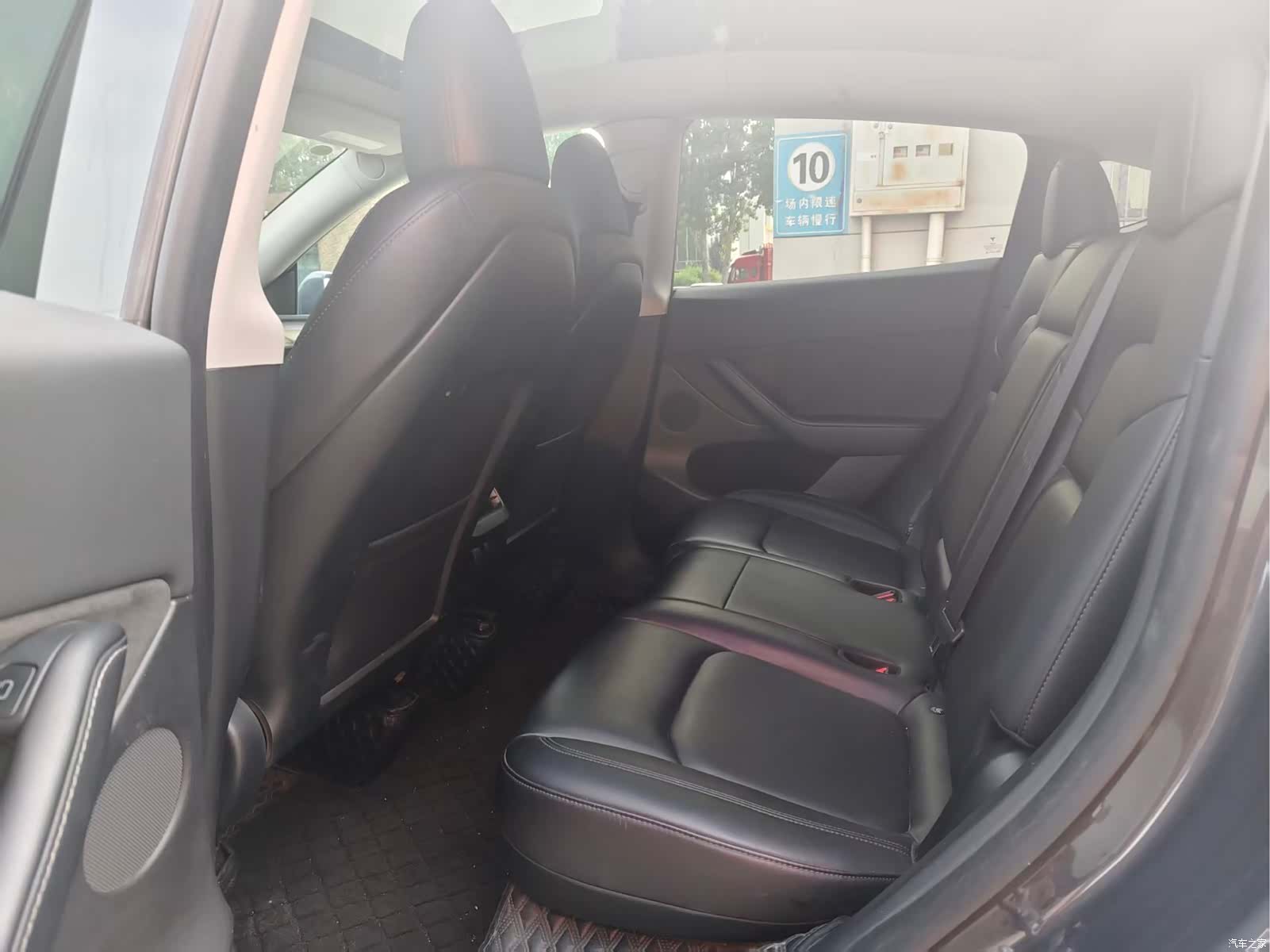 Tesla Model Y, 2022 4