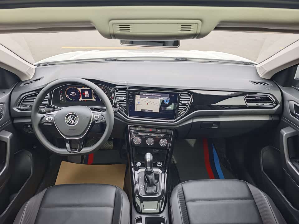 Volkswagen T-ROC exploring Songs