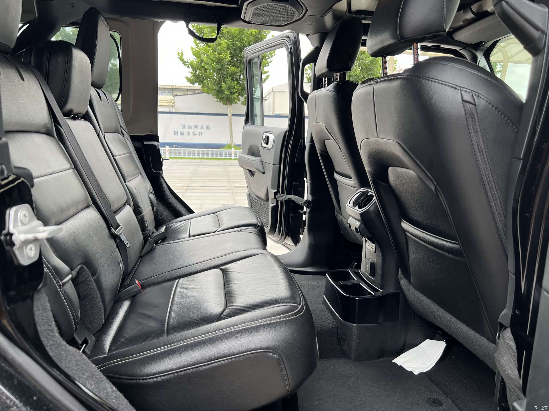 Jeep Wrangler, 2021 16