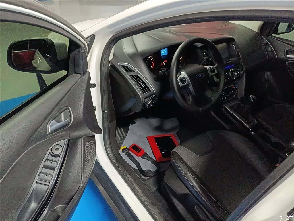 Ford Focus, 2014 12