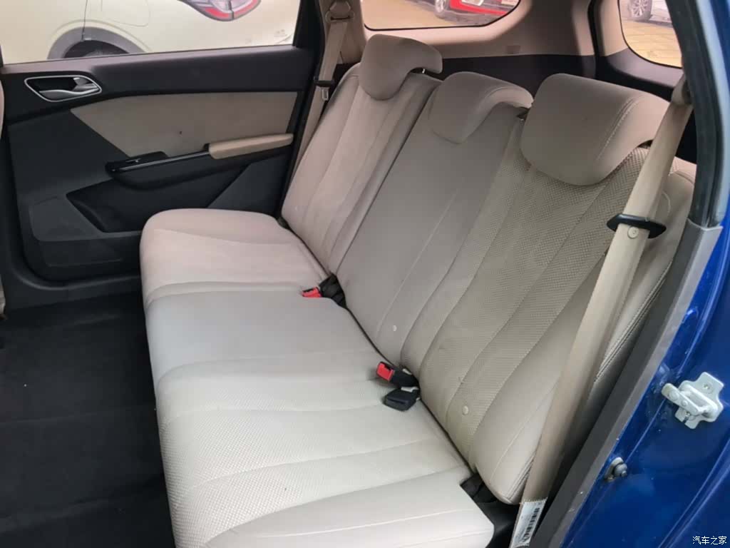 Wuling 310W, 2018 17