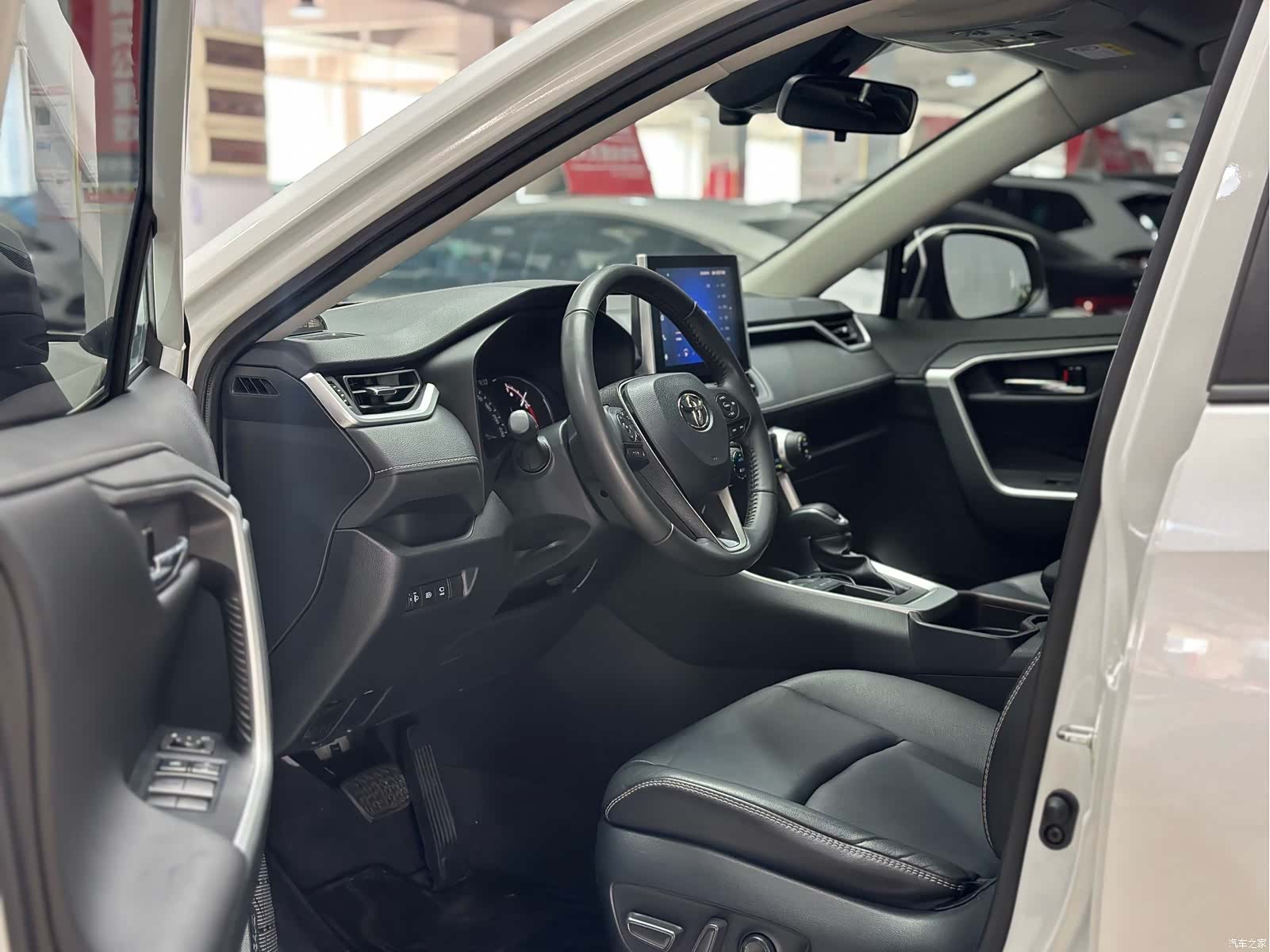 Toyota RAV4, 2022 7