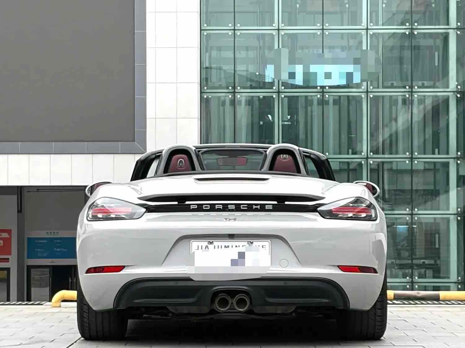 Porsche Boxster, 2022 все фото