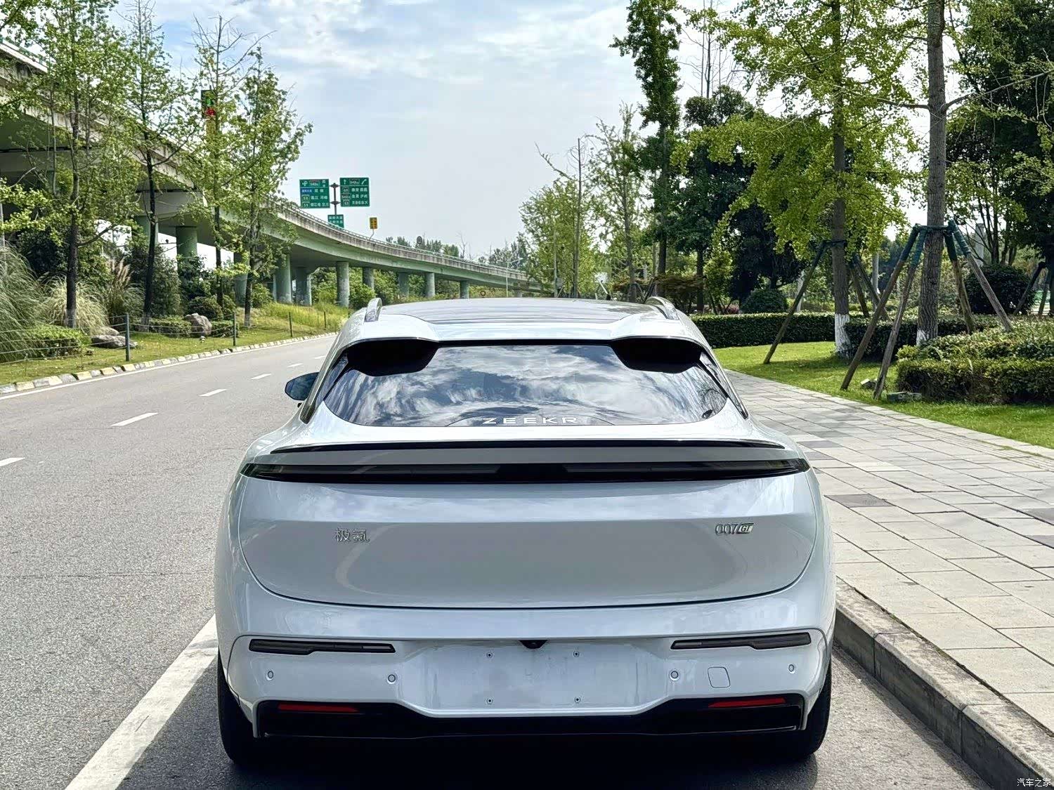 Zeekr 007, 2025 8