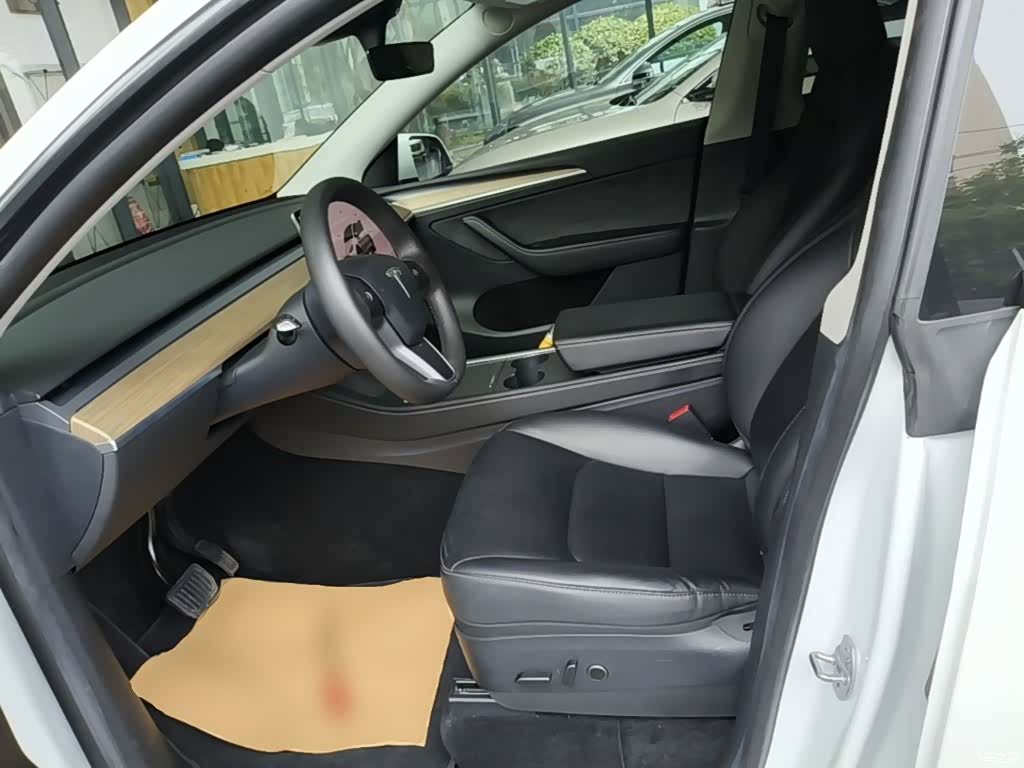 Tesla Model Y, 2022 15