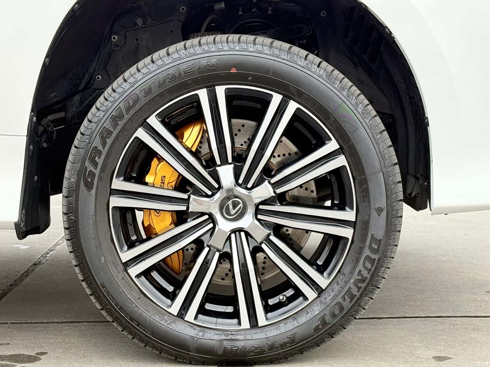 Lexus LX, 2019 21