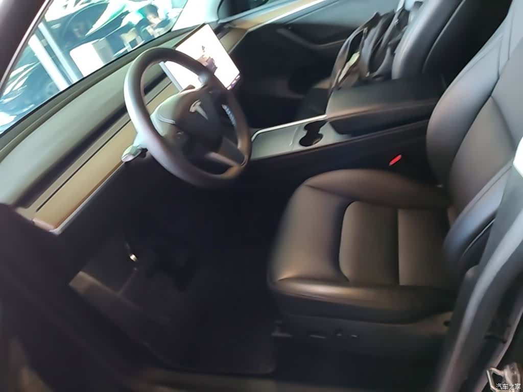 Tesla Model Y, 2022 15