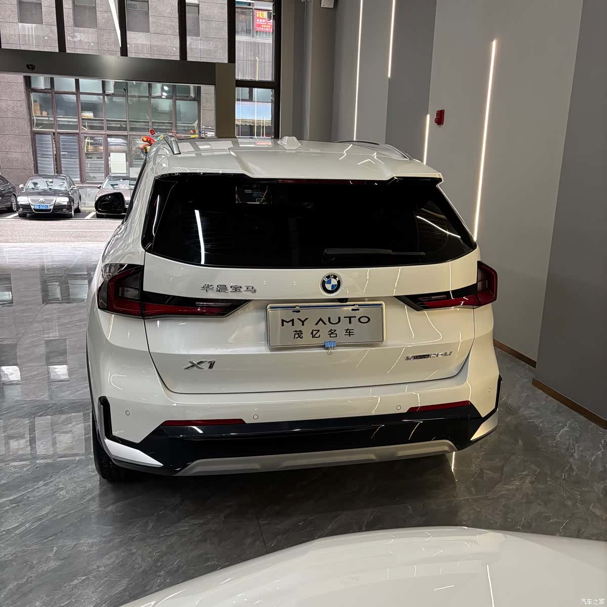 BMW X1, 2023 все фото