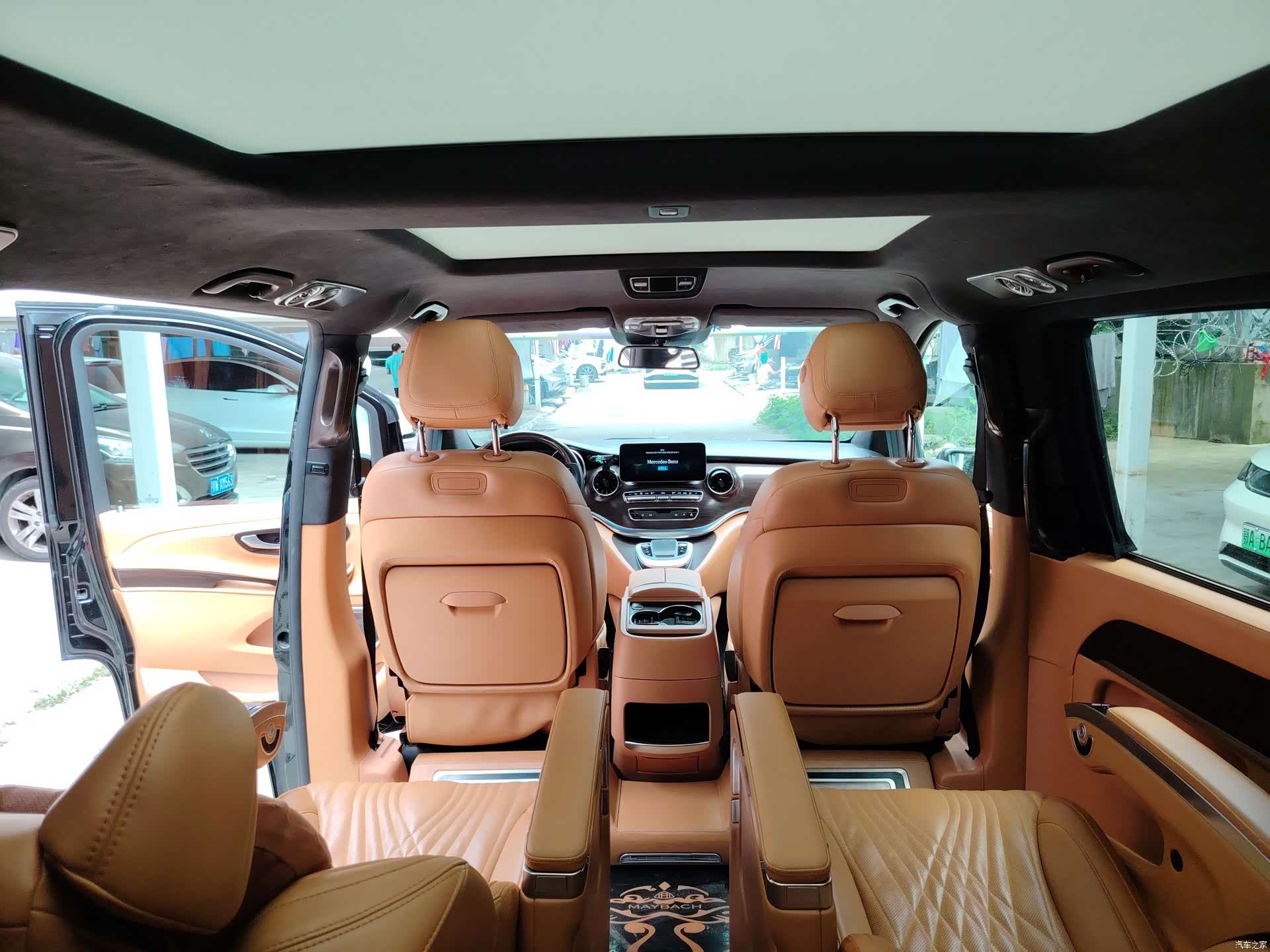 Mercedes-Benz V-Class, 2022 16