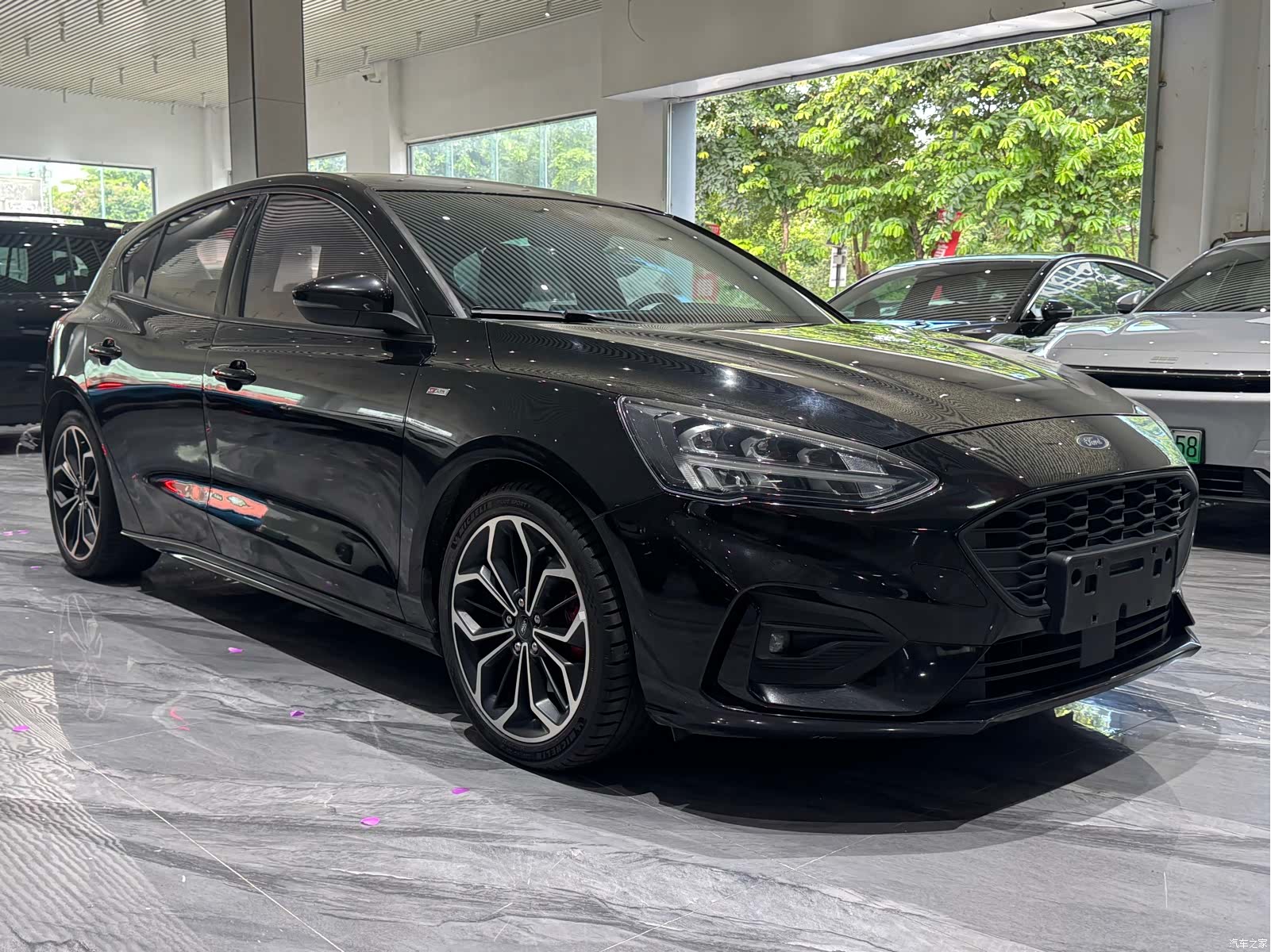 Ford Focus, 2021 3