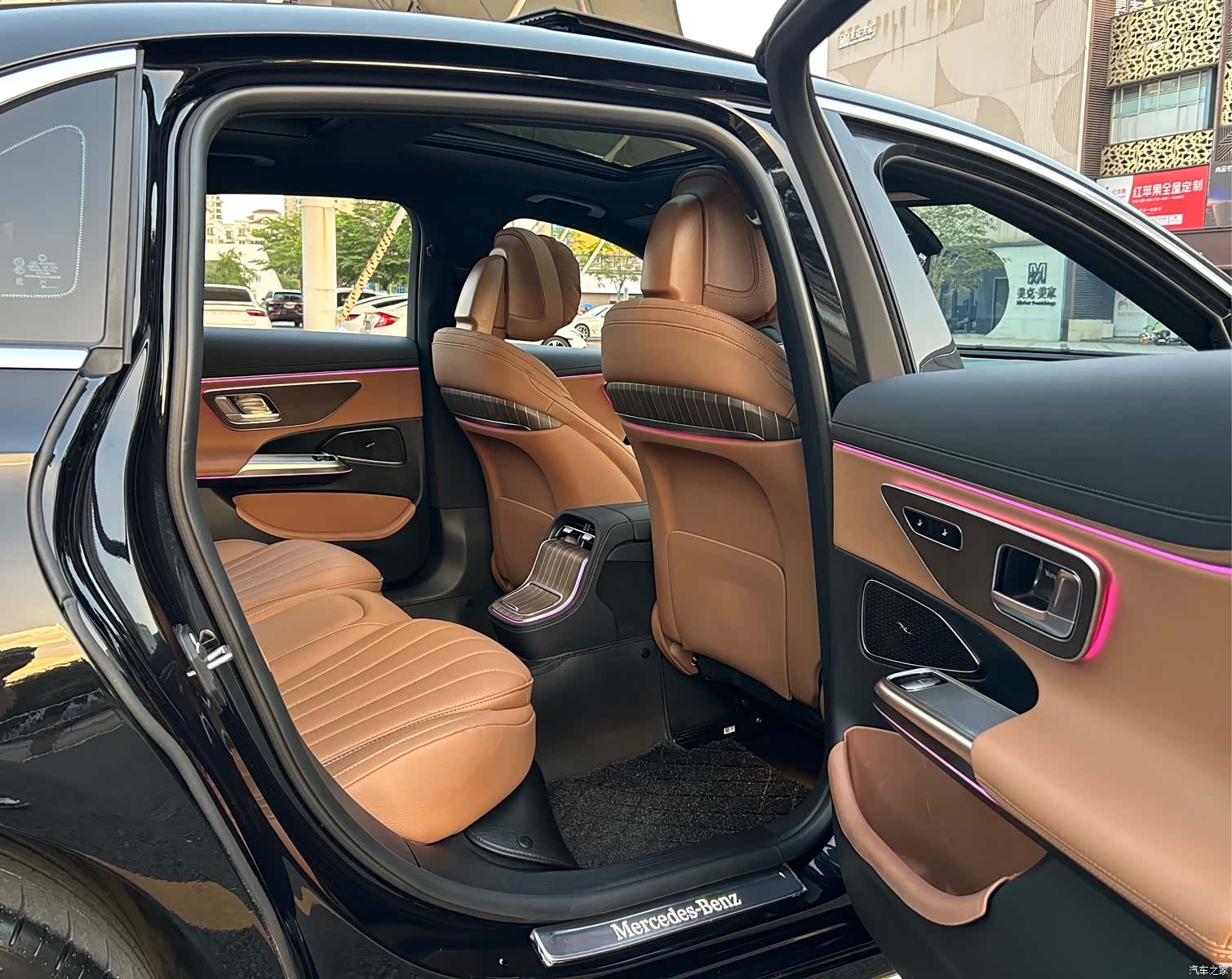 Mercedes-Benz E-Class, 2025 12