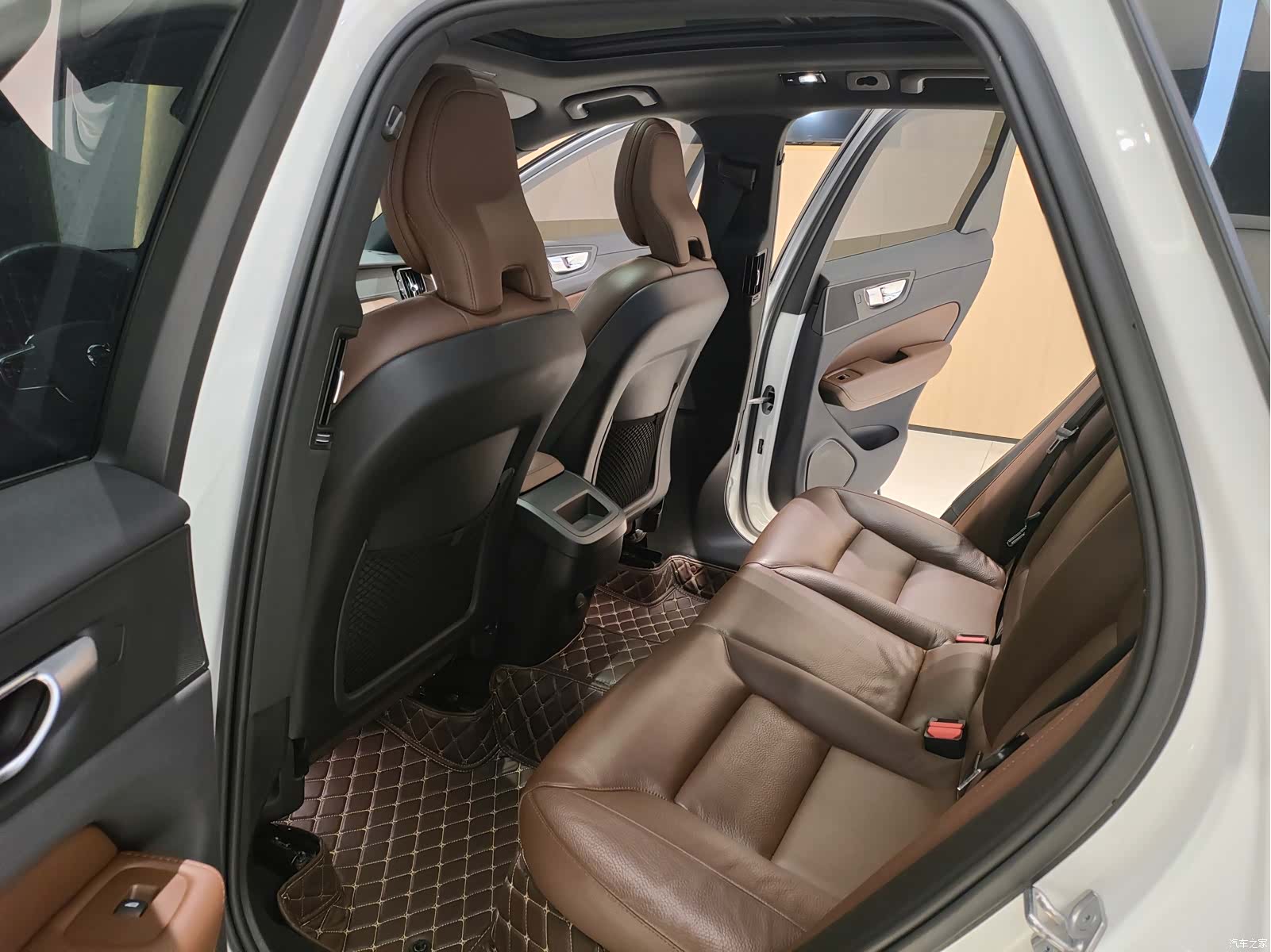 Volvo XC60, 2022 11