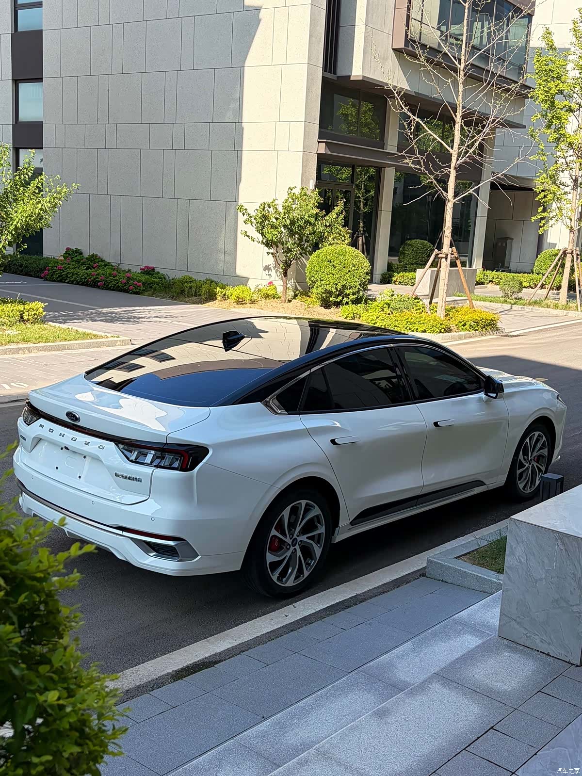Ford Mondeo, 2023 4