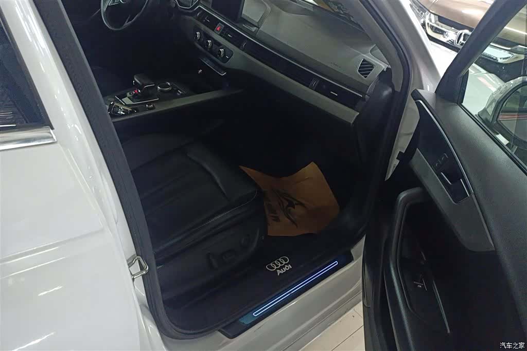 Audi A4L, 2019 8
