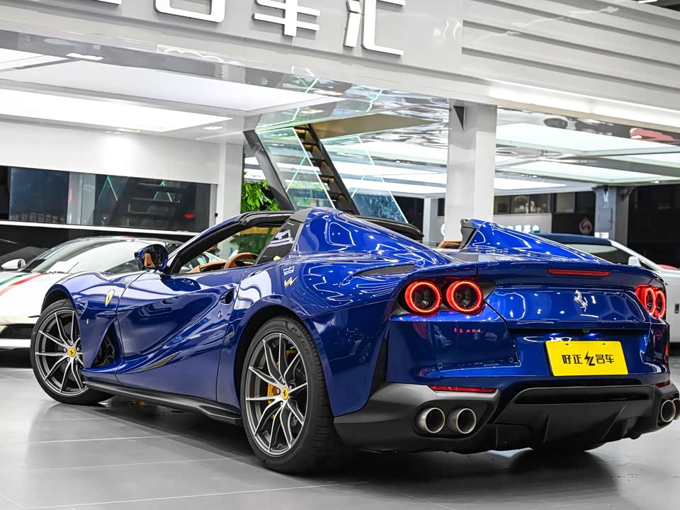Ferrari 812