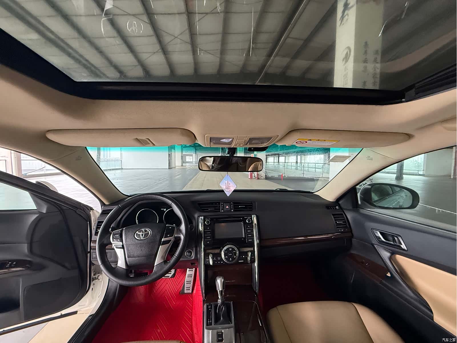 Toyota 2.5V, 2015 8