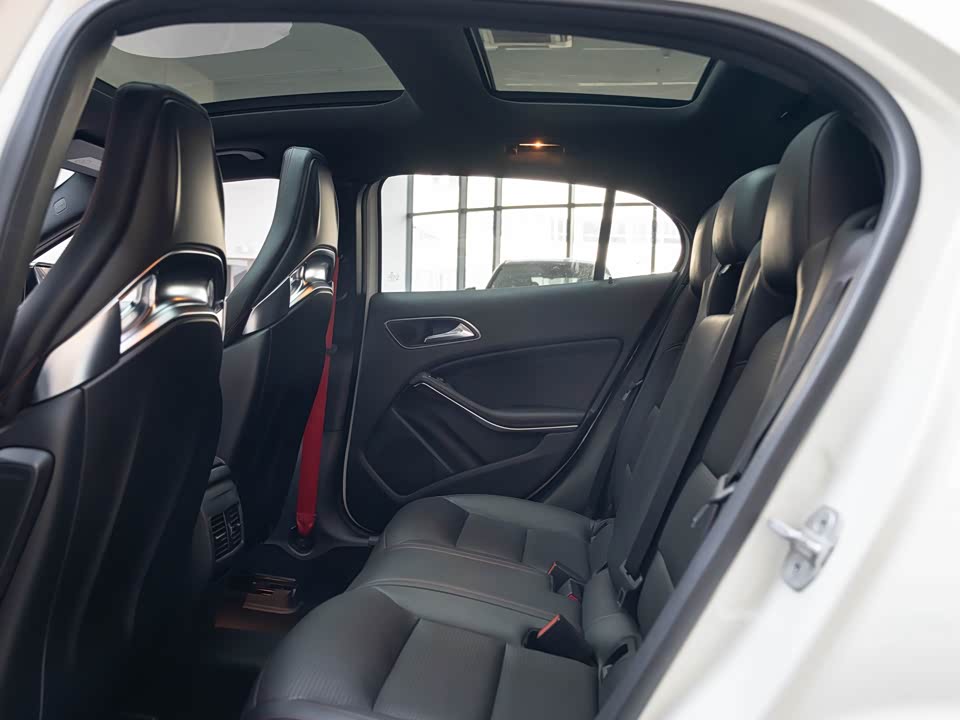 Mercedes-Benz GLA AMG