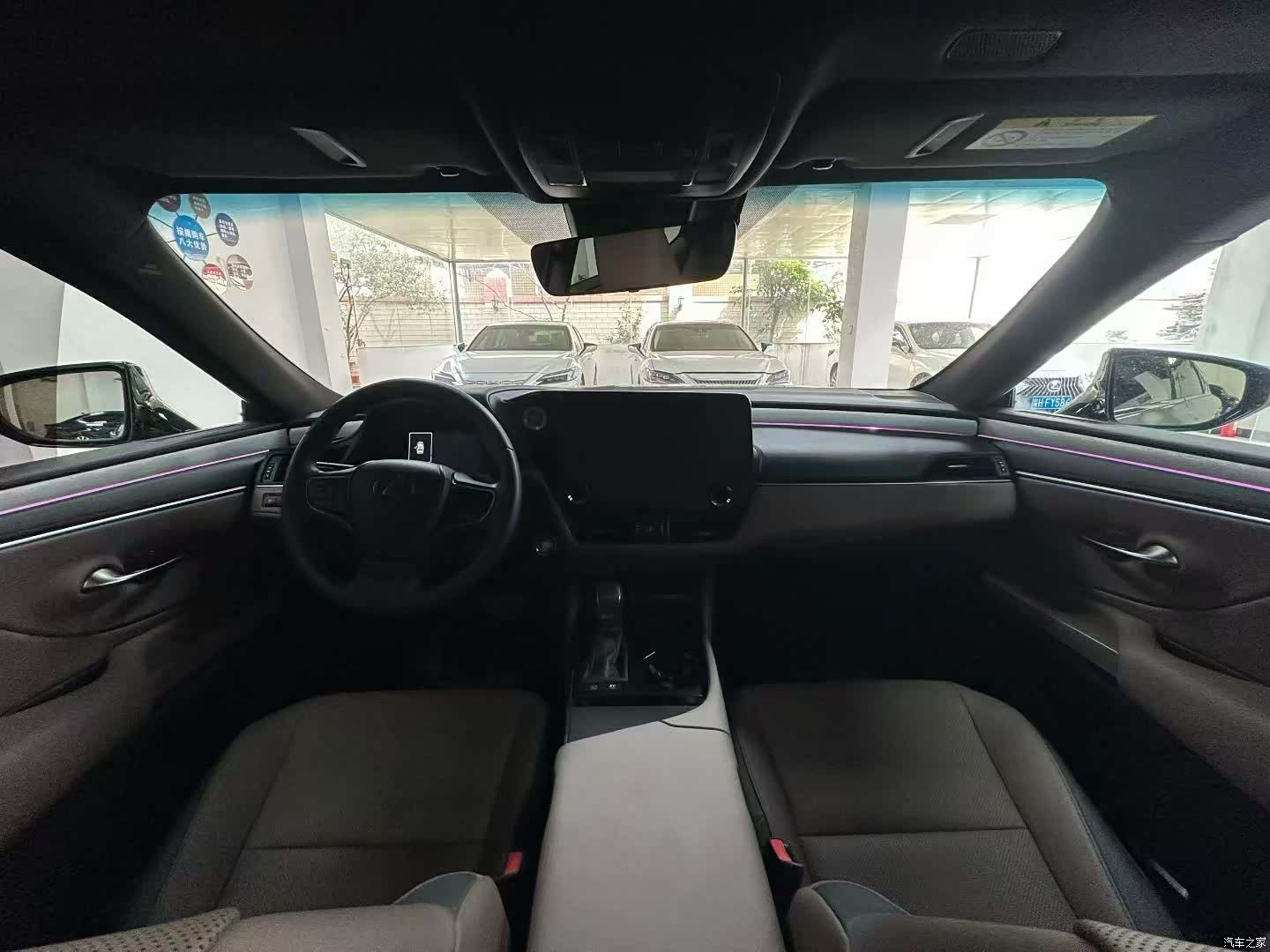 Lexus ES, 2025 все фото
