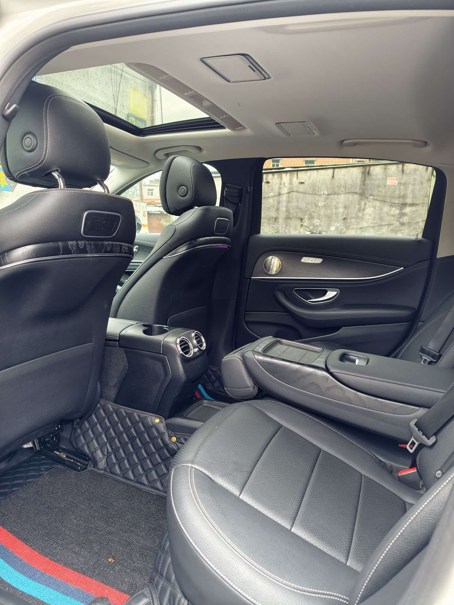 Mercedes-Benz E-Class, 2019 12