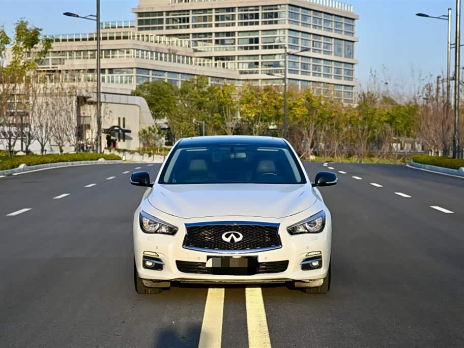 Infiniti Q50L