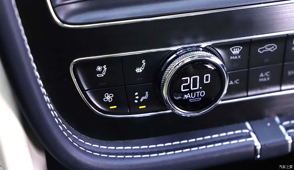 Bentley Bentayga, 2018 10