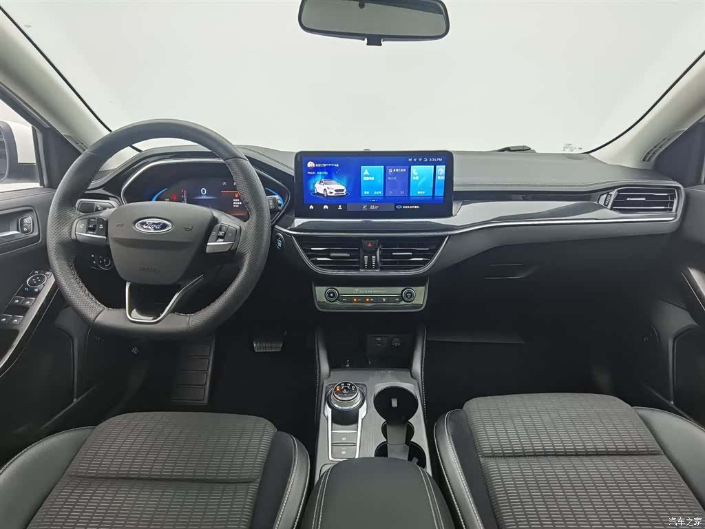 Ford Focus, 2022 все фото