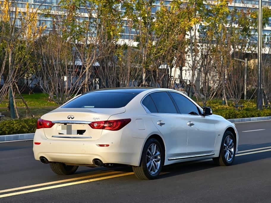 Infiniti Q50L