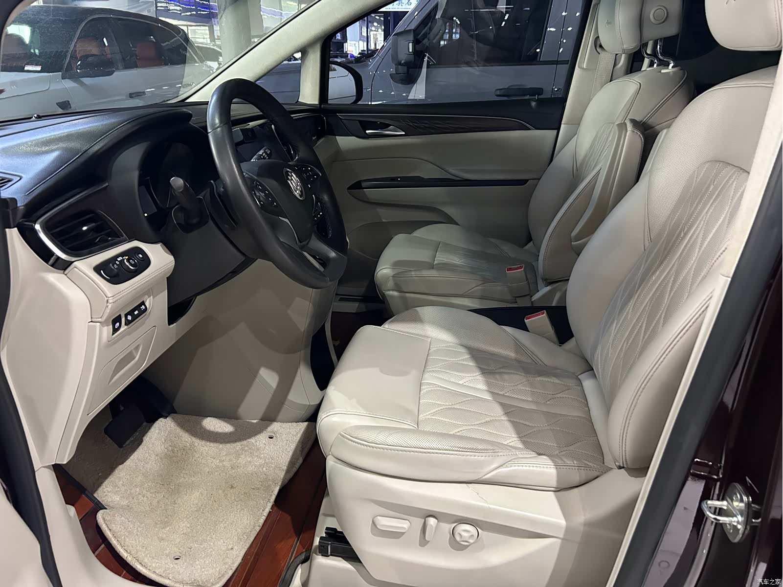 Buick GL8, 2018 3