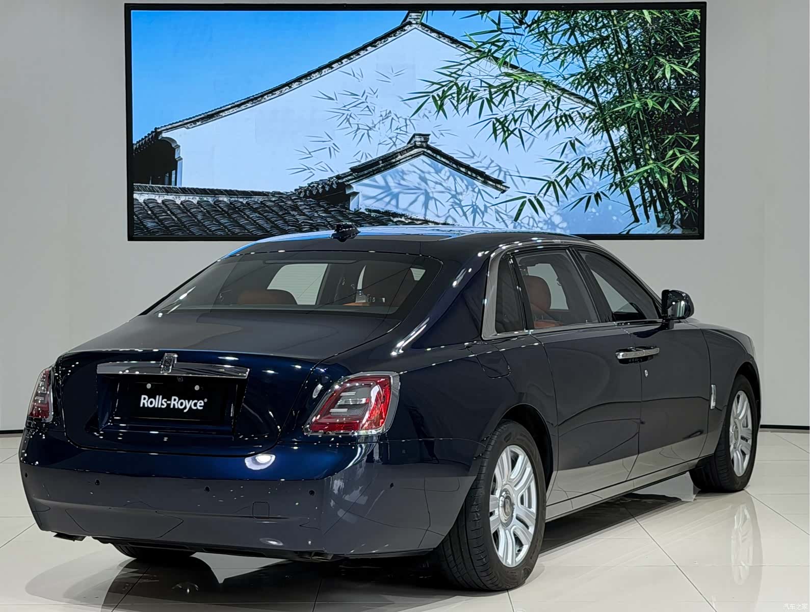Rolls-Royce Ghost, 2022 4