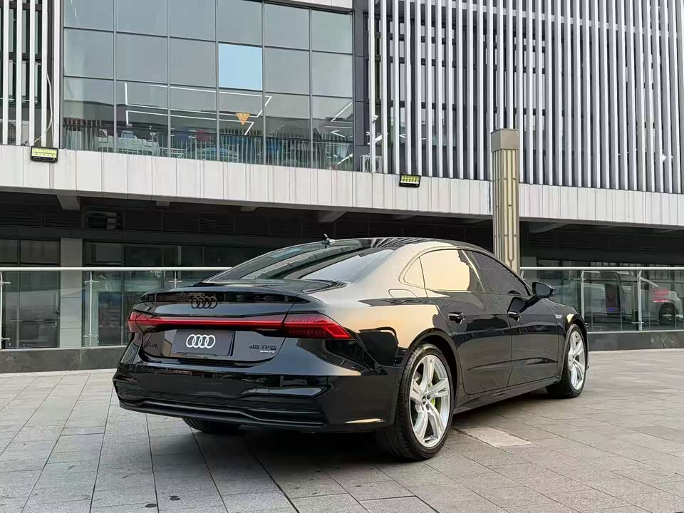 Audi A7L