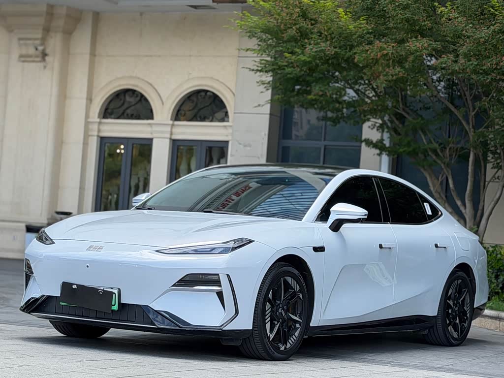 Geely Galaxy E8