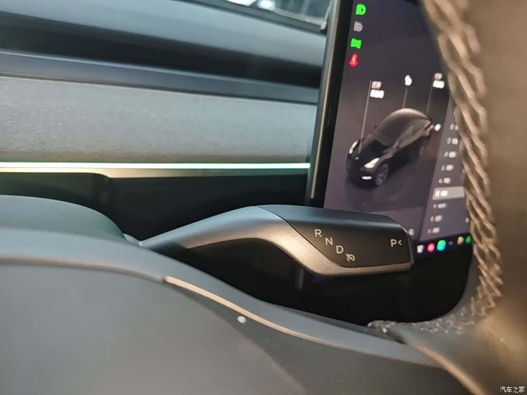 Tesla Model Y, 2023 14