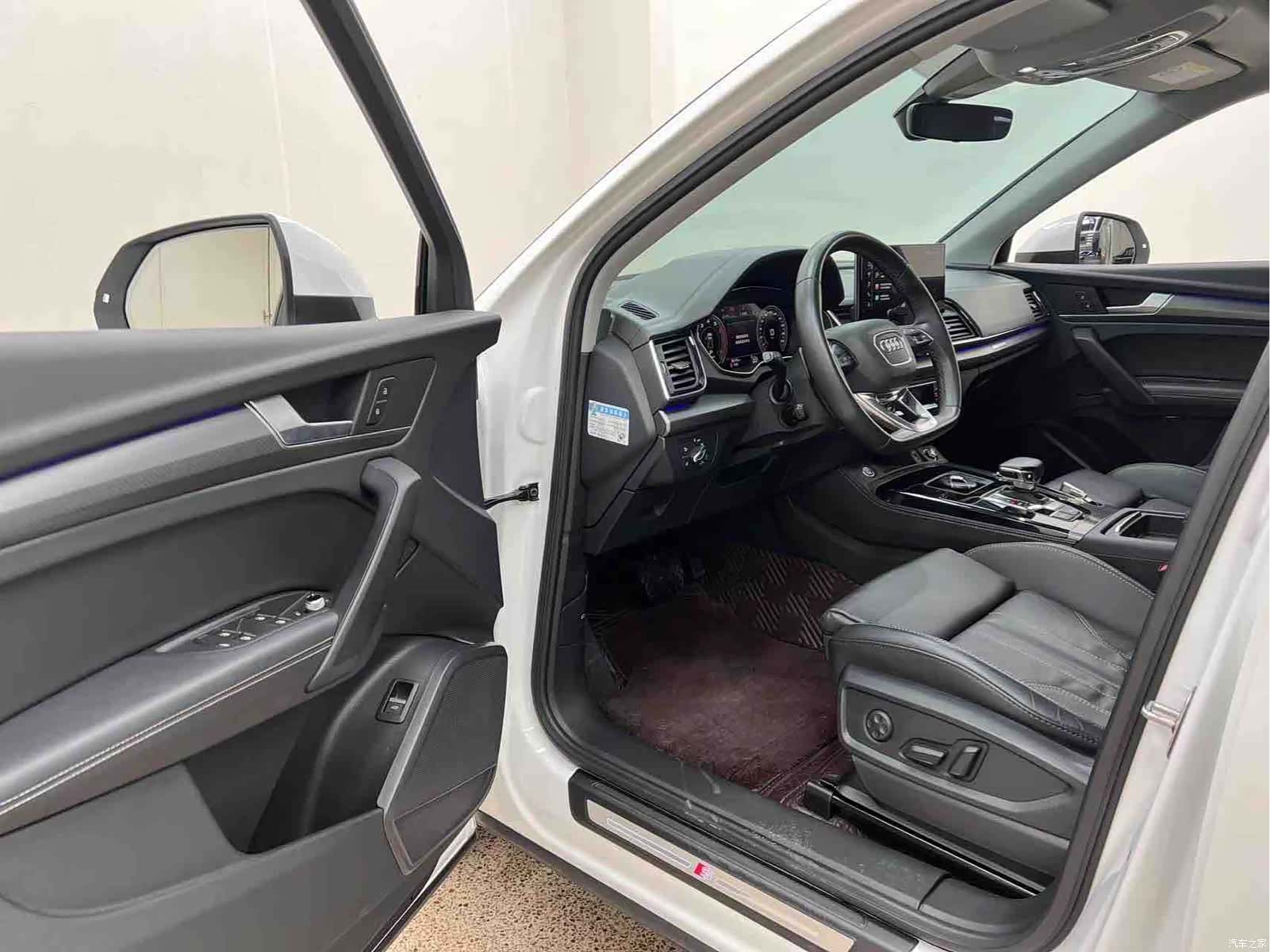 Audi Q5L, 2023 все фото