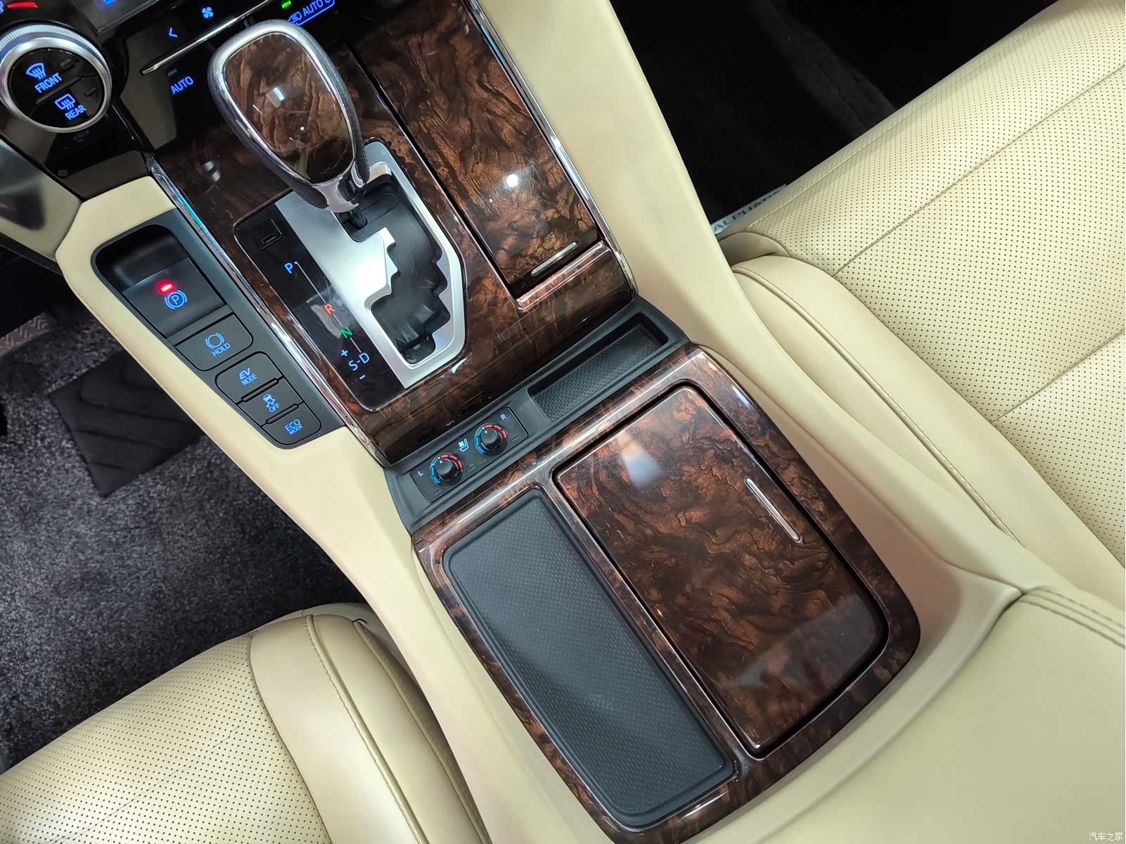 Toyota Alphard, 2020 12