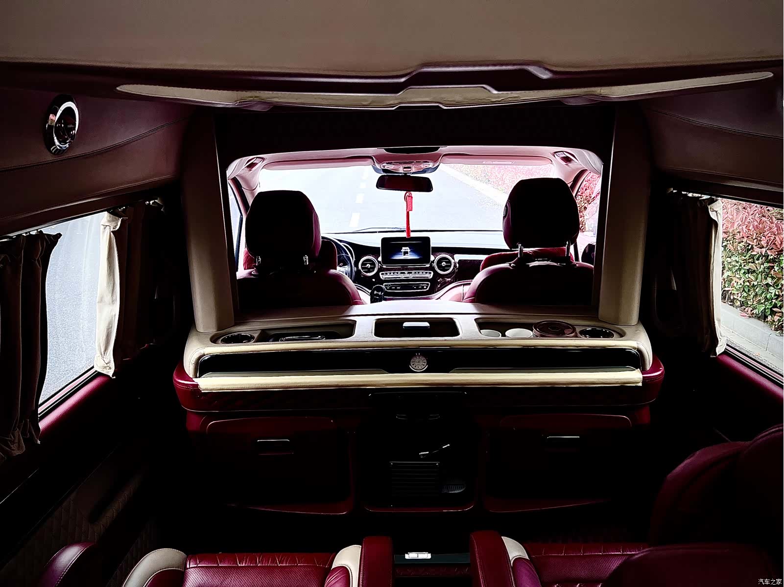 Mercedes-Benz V-Class, 2018 22