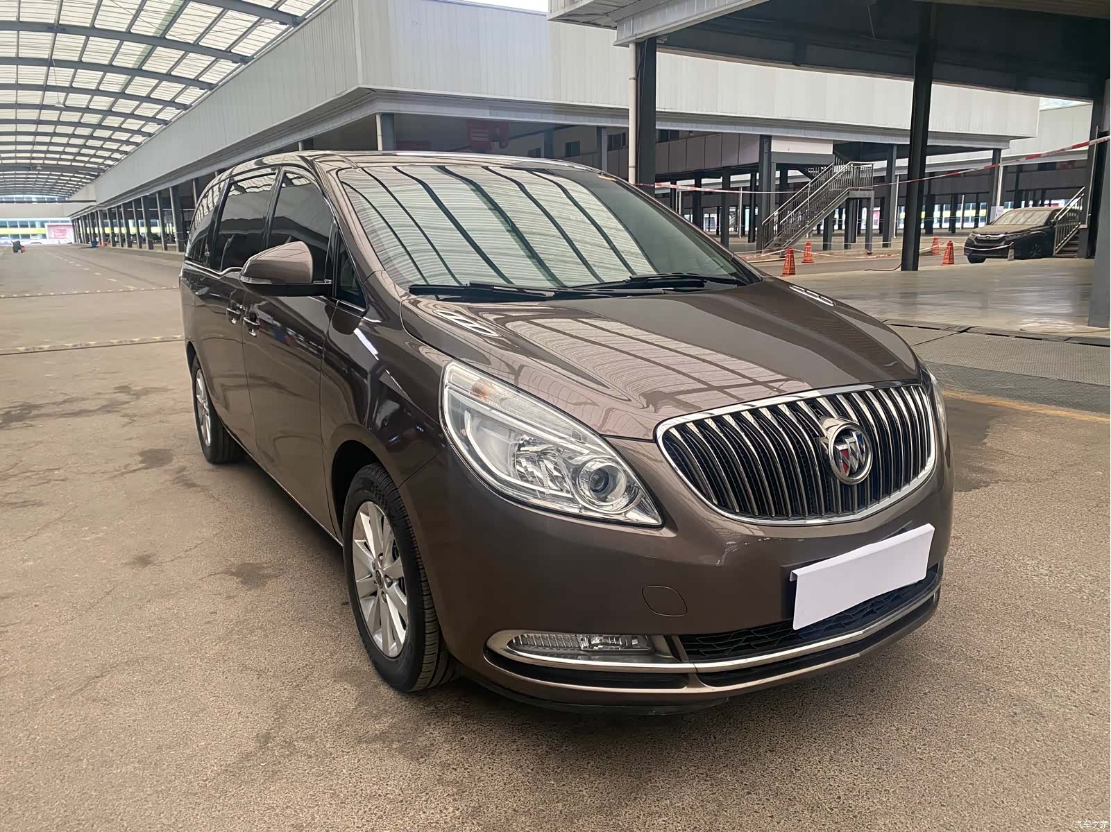 Buick GL8, 2015 3