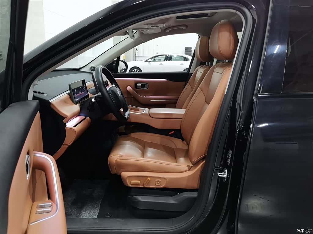 Leapmotor C16, 2025 10