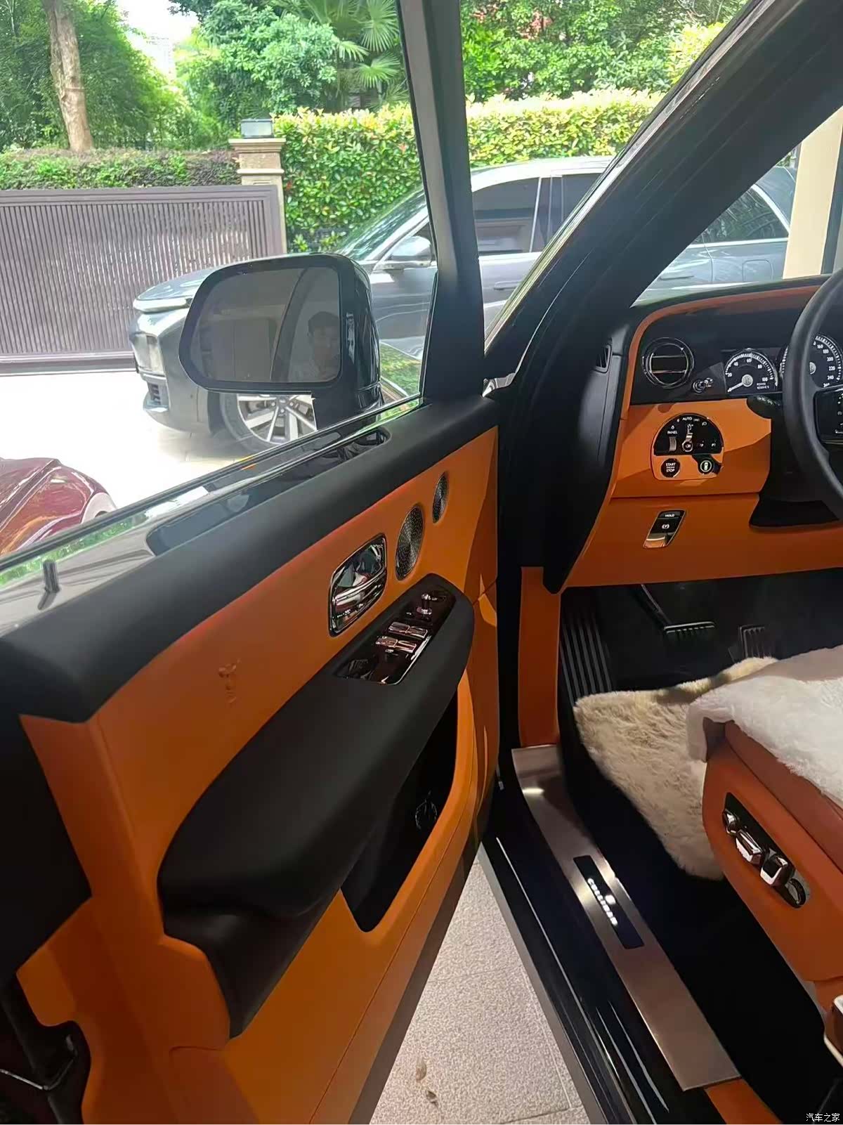 Rolls-Royce Cullinan, 2022 7