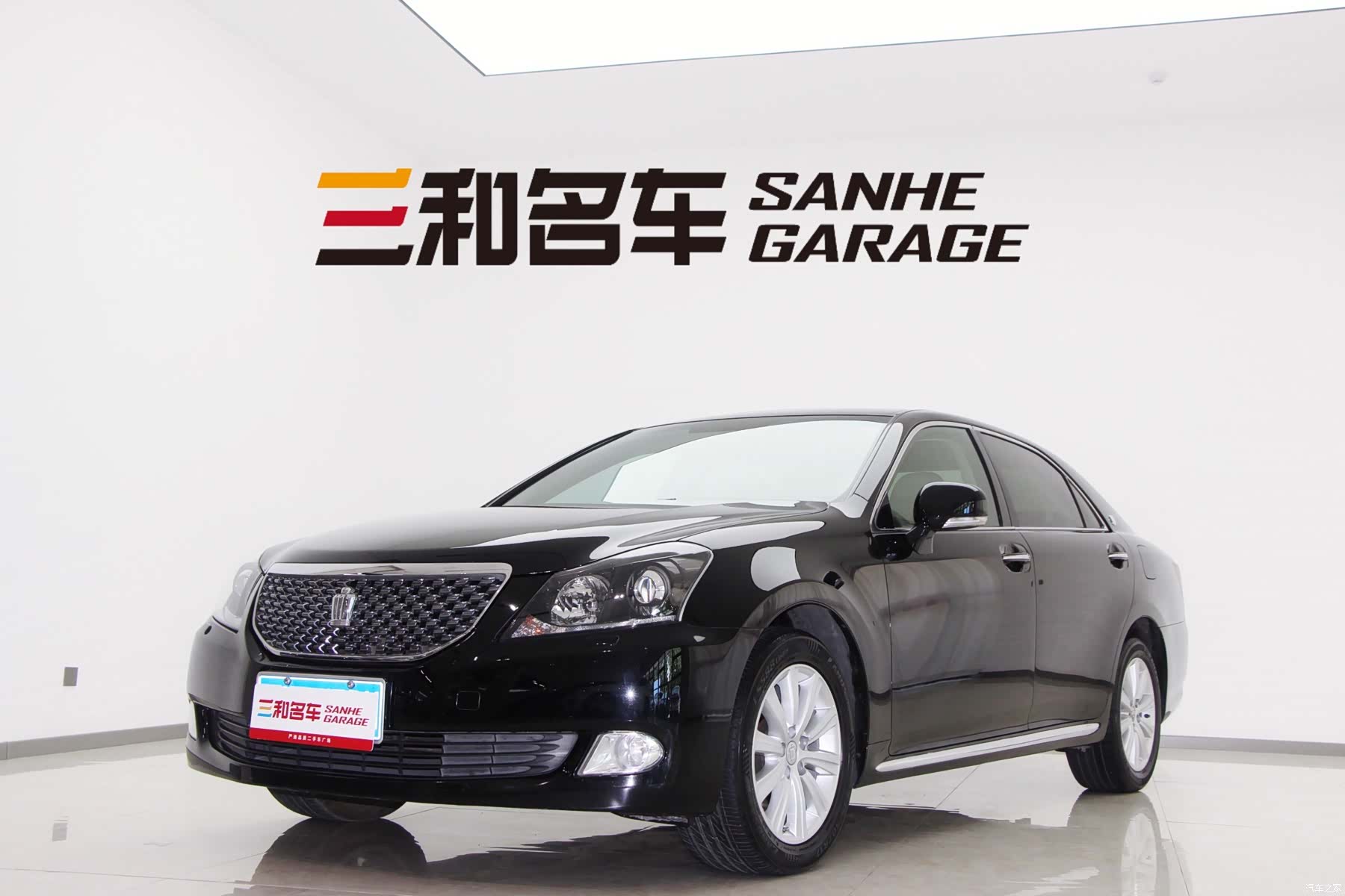 Toyota Crown, 2012 1