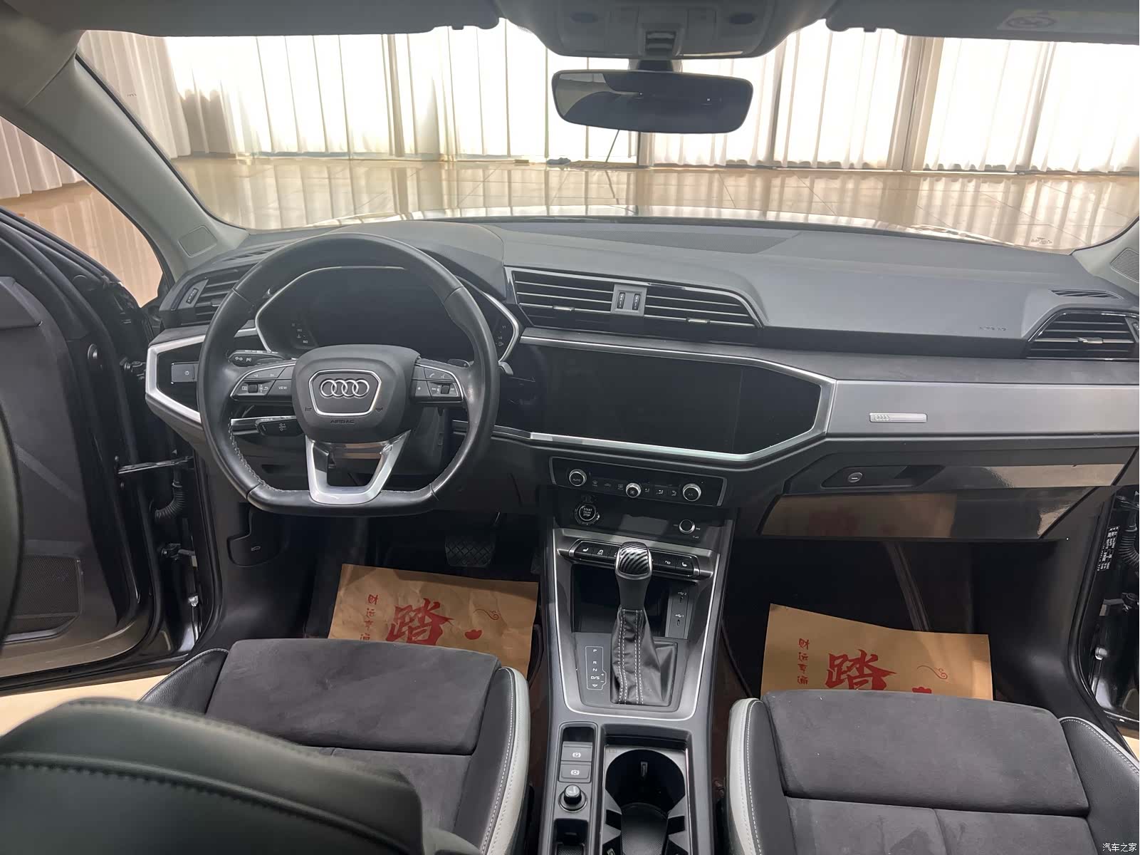 Audi Q3, 2023 13
