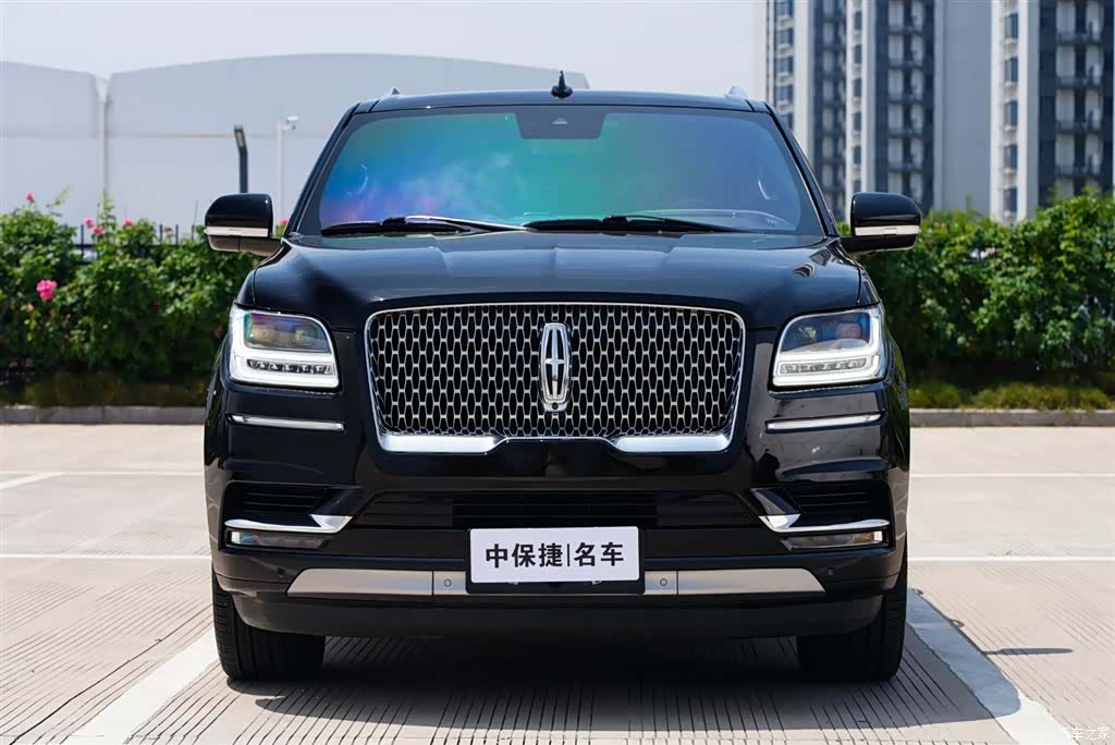 Lincoln Navigator, 2021 3