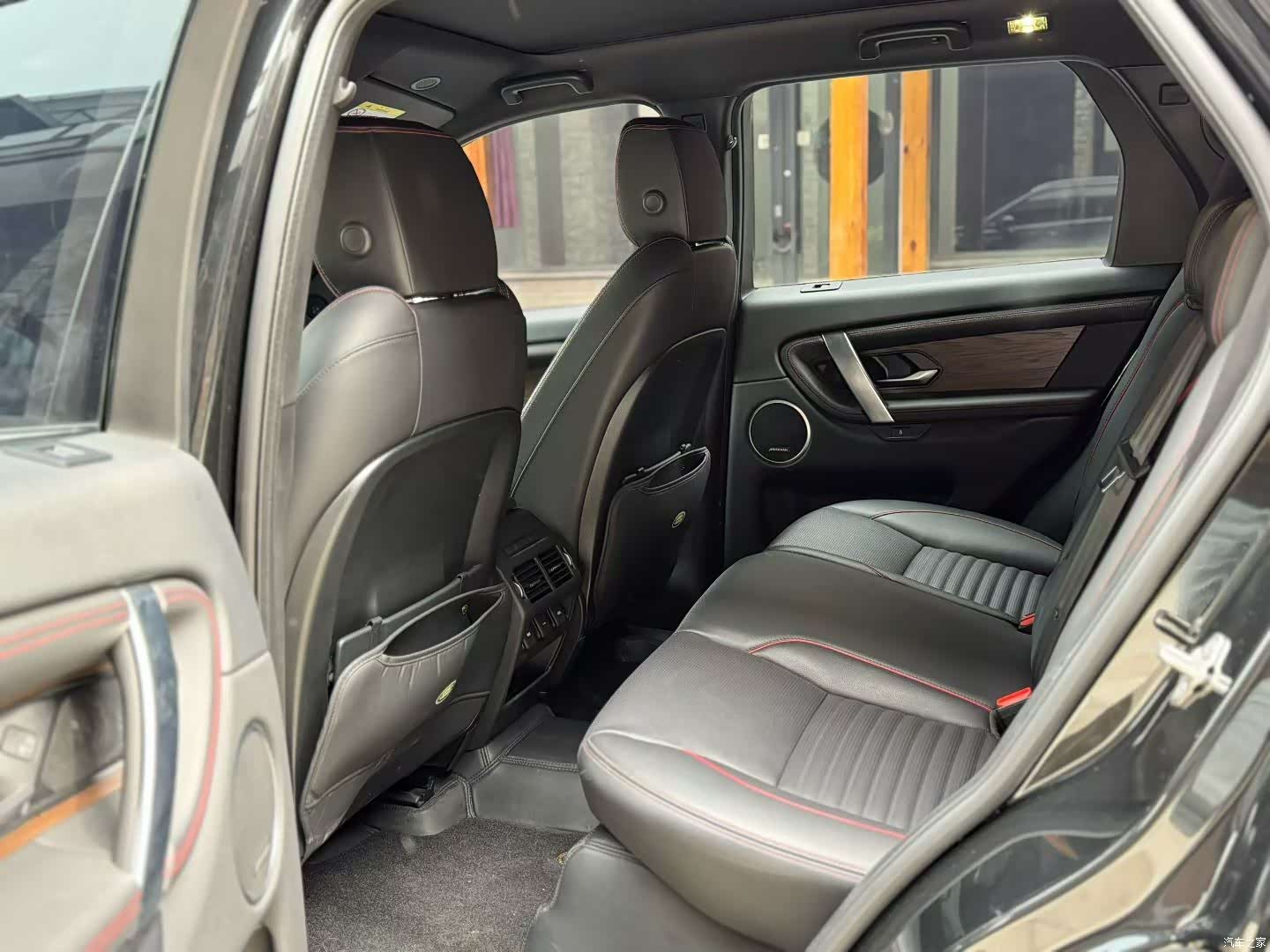 Land Rover Discovery, 2023 все фото
