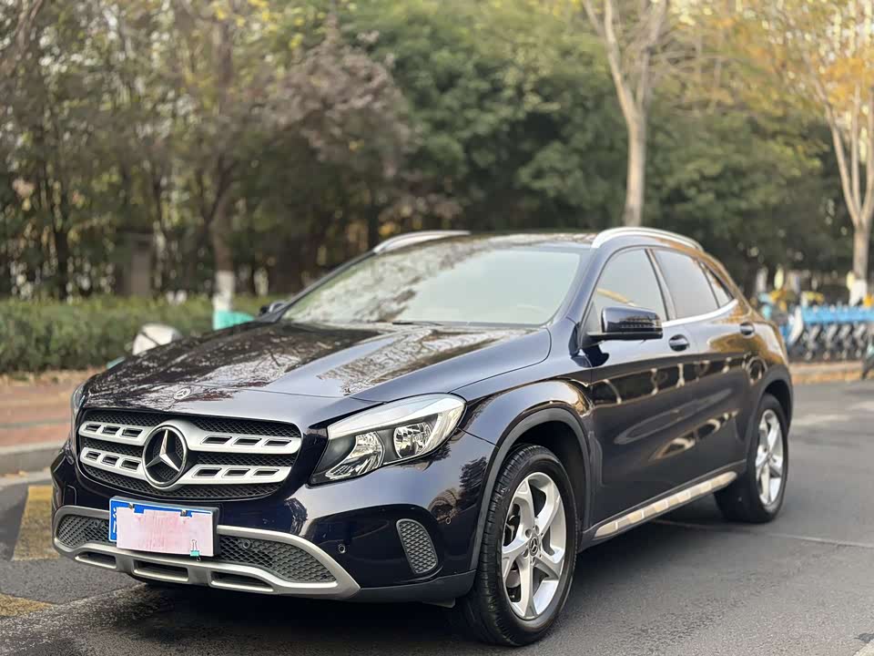 Mercedes-Benz GLA